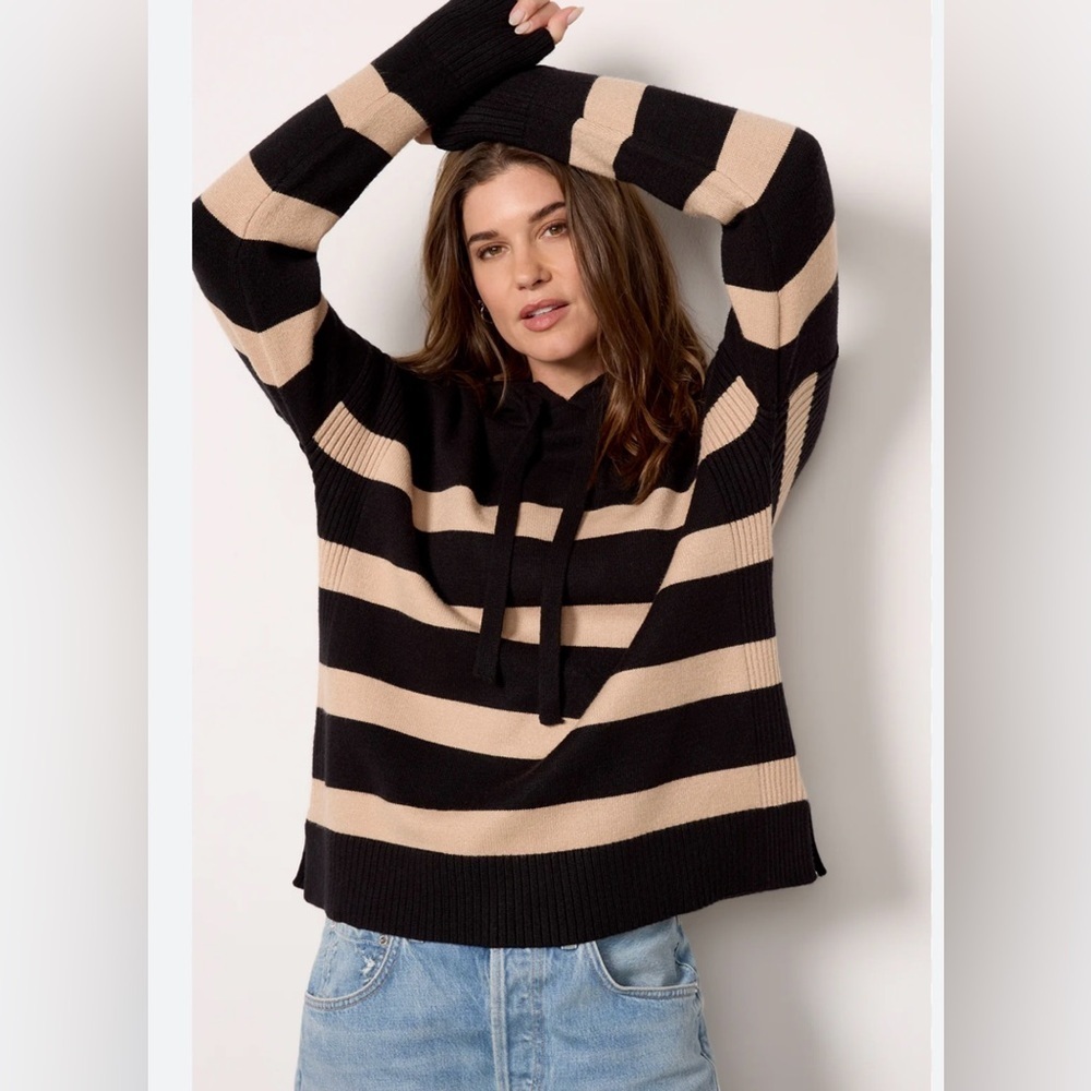 EVEREVE Striped Knit Hoodie Sweater Black Tan Pullover Size S Cozy